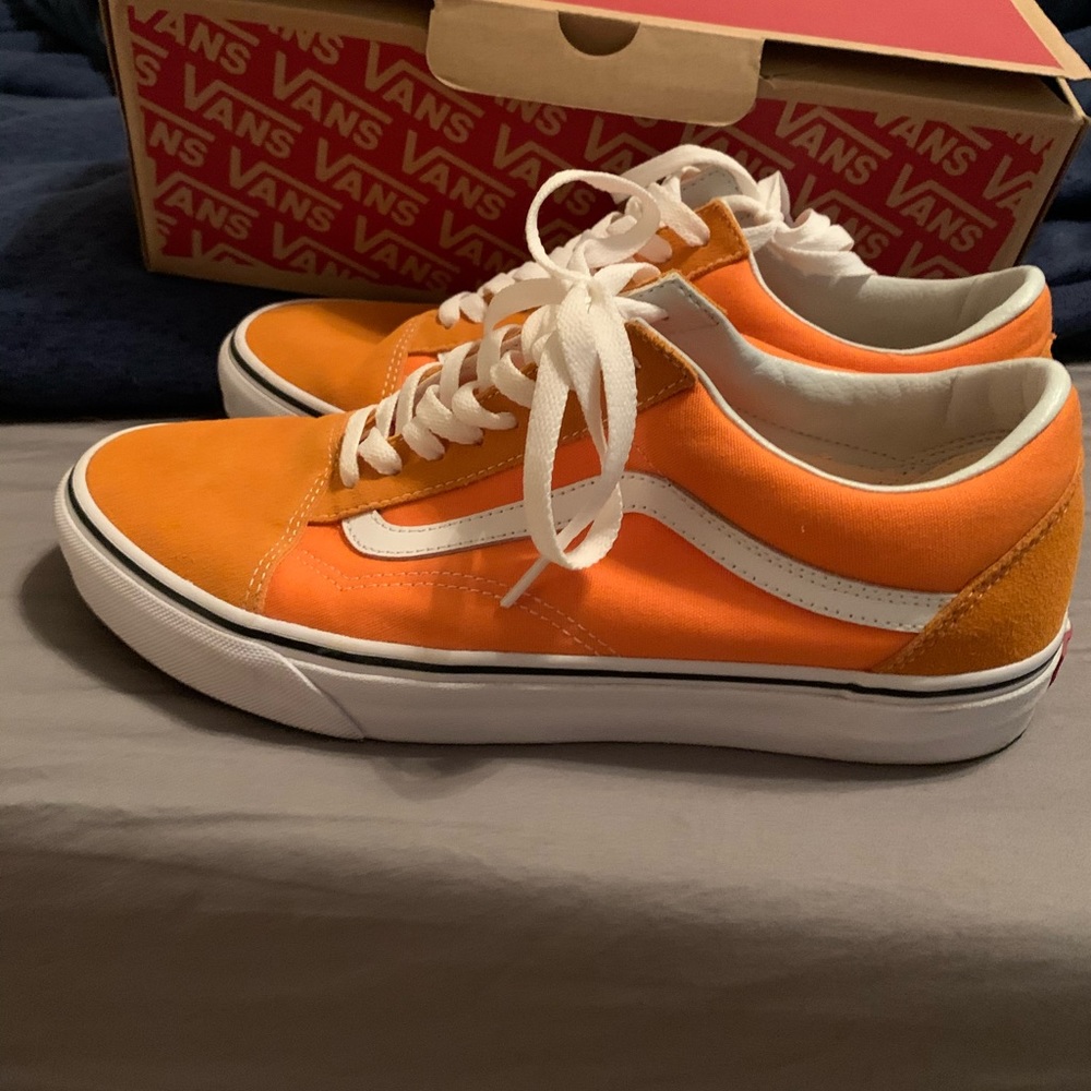 Old skool dark cheddar Vans